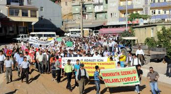 Bdp, Şırnak'ta 'Demokratik Özerklik' Pankartıyla Yürüdü