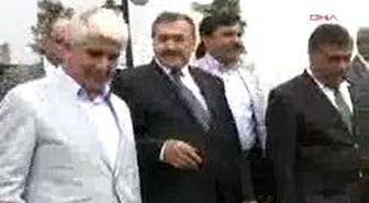 Eskişehir-Çevre Bakanı Eroğlu´Nun Başına Makas Düştü
