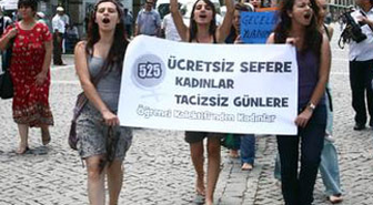 Çıplak Ayakla 'Ücretli Otobüs' Protestosu