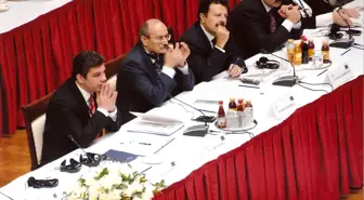 Yüksel Türkiye’deki Demokratik Değişiklikler İsimli Panelde Konuştu. 

