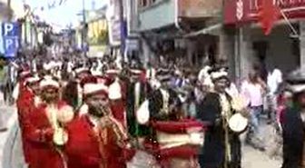 Kırkpınar Başpehlivanları Şile'de Er Meydanına Çıktı...
İstanbul Kırkpınar Başpehlivanları Şile'de Er Meydanına Çıktı...