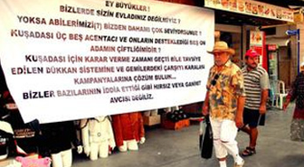 Kuşadası Esnafından Pankartlı Tepki