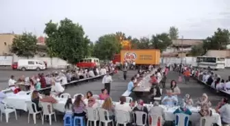 İlk İftar Sofrası Tapucak Meydanı’na Kuruldu