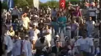 İzmir 2 İef Açılışında Chp'liler Bakan'ı Sesli Protesto Etti
Referandum Gölgesinde Açılan İzmir Enternasyonel Fuarı Töreni, Siyasi Çekişmelerin Gölgesinde Kaldı