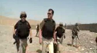 Bakan Guttenberg, Afganistan'da Orgeneral Petraeus İle Görüştü