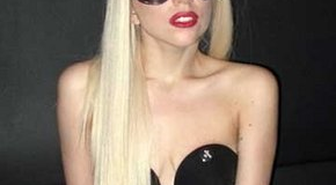 Lady Gaga Açlıktan Kırılıyor