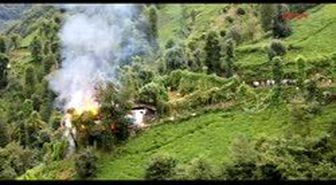 Rize - İtfaiye Aracı Dar Yolda Kaldı, Ahşap Ev Kül Oldu