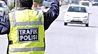 D 100'De Tehlikeli Uğurlama Töreni
İstanbul D 100'De Tehlikeli Uğurlama Töreni
- Asker Uğurlama Törenlerindeki Taşkınlıklar Sınır Tanımıyor