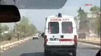 Antalya - Minibüs Ambulansa Çarptı: 3 Yaralı
Antalya´Da Halk Minibüsünün Ambulansa Çarptığı Kazada Minibüste Bulunan 2´Si Lise Öğrencisi 3 Yolcu Yaralandı.