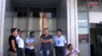 Burdur - Yangını Söndürdü Kalp Krizinden Öldü
 
Burdur Belediyesi İtfaiye Müdürlüğü´Nde Görevli İtfaiye Çavuşu 48 Yaşındaki Abdullah Özçelik, Dün Akşam Saatlerinde Çıkan Ev Yangınını Söndürdükten Sonra Nöbetinin Başına Döndü.