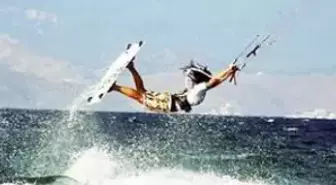 Çeşme'de Uçurtma Sörfü