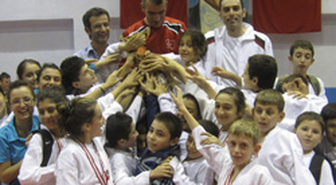 
Yıldız Taekwondocular Türkiye Şampiyonu
