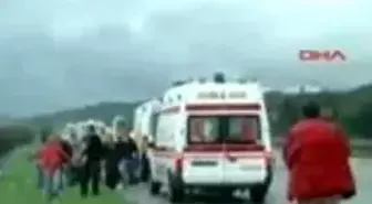 Aynı Yerde İki Kaza 1 Ölü 9 Yaralı