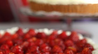 Eşsiz Bir Çilekli Tart İçin Hardal’a Uğrayın