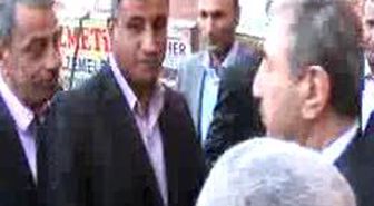 Vekil Eli Öpmek İçin Yarıştılar