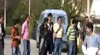 Denizli - Dana Firarda 
2.5 Saat Kovaladıkları Danayı Kement Atarak Yakalamaya Çalıştılar