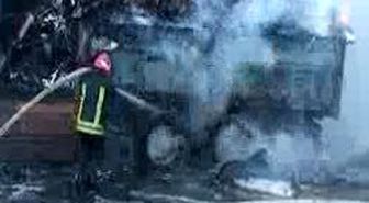 Yanan Kamyonla Benzinciye Giren Şoför Paniğe Yol Açtı