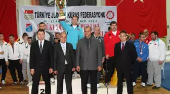 Judo Süper Ligi Şampiyonu Büyükşehir Kağıtspor