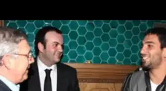 'Ulan Burada Ne Arıyorsun?'