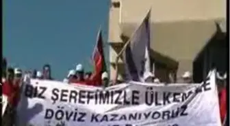 İsrail'de Türk İşçiler Türk Büyükelçiliği Önünde Vize Eylemi Yaptı