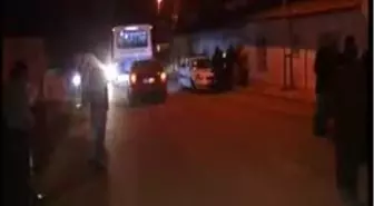 Erzurum Otomobil Kepenkleri Kapalı İşyerine Çarptı