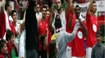 Beko Basketbol Ligi...Pınar Karşıyaka: 76 - Tofaş: 69