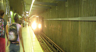 Almanya Metro'daki Dayağı Konuşuywindows-1254?Q?Or