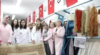 Halı Kursu Meyvelerinİ Vermeye Başladı...