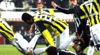 Fenerbahçe Derbiyi Kazanırken Sakat Oyuncularını Da Kaybetmedi