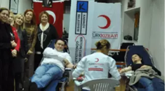 Kadıköy Belediyesi Gönüllüleri’nden Kızılay’a Bir Yıl Süreyle Kan Bağışı