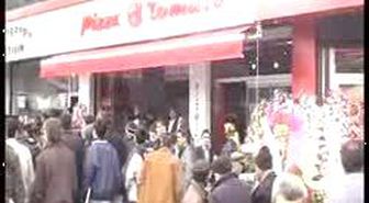 Konya - Pizzacı Açılışında Petek Dinçöz İzdihamı