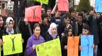 Öğrencilerden Dershane Ücretlerine Protesto