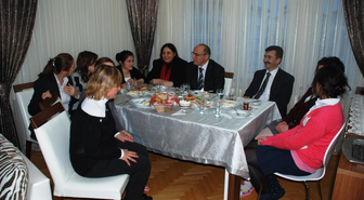 Vali Özçimen’den İlimizdeki İlk Çocuk Evine Ziyaret
