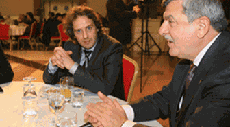 İnsan Onuru İçin Atılan Her Adımın Yanındayım