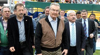 Baykal: Başbakan Bir An Önce Elini Davalardan Çeksin