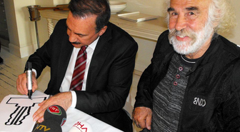 İnsanlık Anıtı'nı Yapan ve Yaptıran Birarada