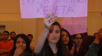 Hıncal Uluç'a Panelde Protesto Şoku