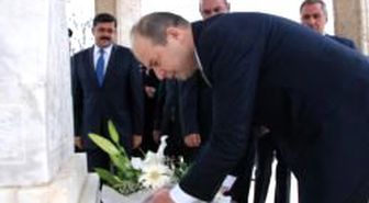 Yunus Emre, Kabri Başında Anıldı