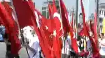 'Ata'ya Saygı' İçin Taksim'e Yürüdüler