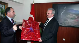 Vali Karaloğlu, Tapu Sicil Müdürlüğü’nde Hizmet Denetimi Yaptı