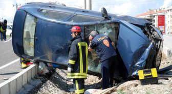 Otomobil, Kavşakta Motosiklete Çarptı: 2 Ölü, 3 Yaralı (2) (Yeniden)