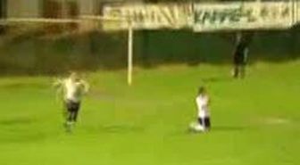 Futbol Tarihinde Bir İlk! / Video