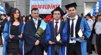 Dumlupınar Üniversitesinde Mezuniyet Töreni Sevinci
