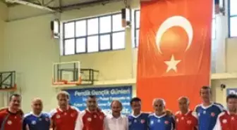Yeni Şampiyon Yine Rauf Denktaş