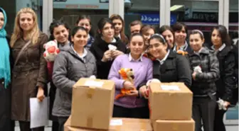Pendik Belediyesi'nden Suriyeli Çocuklara 3 Bin Oyuncak