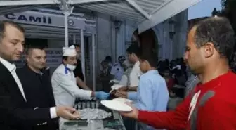 Miraç Kandili Eyüp'te Coşkuyla Kutlandı