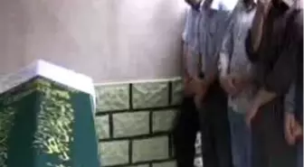 Giyemedği Gelinliği Tabutuna Sarıldı