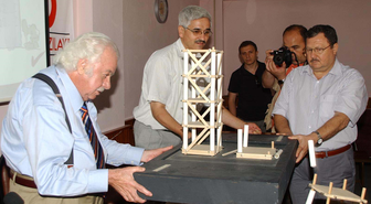 Profesör Işıkara'dan Şarlatan Uyarısı