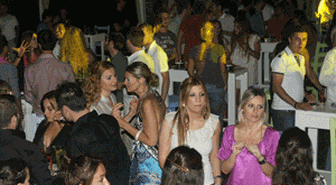 Mambo Beach’te Cumartesi Geceleri Çok Eğlenceli!