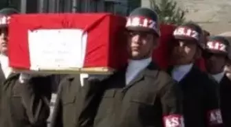 Türkiye 13 Şehidine Ağlıyor